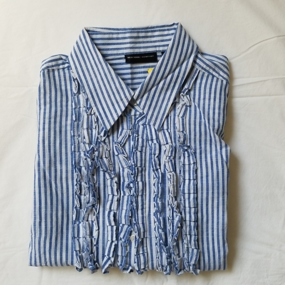 Seersucker Blue White Striped Button Up NY&Co Med